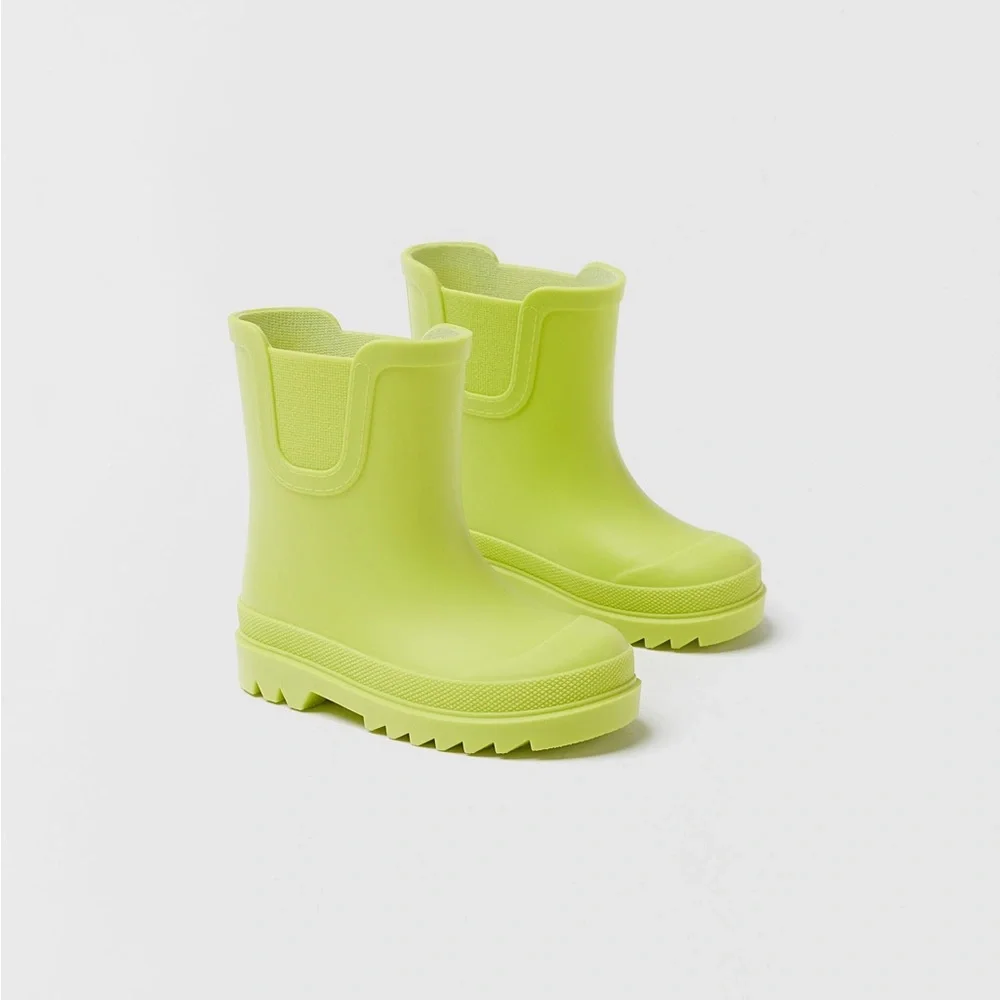 NWT Zara Size 6.5 toddler rubberized green rainboots - Picture 1 of 5